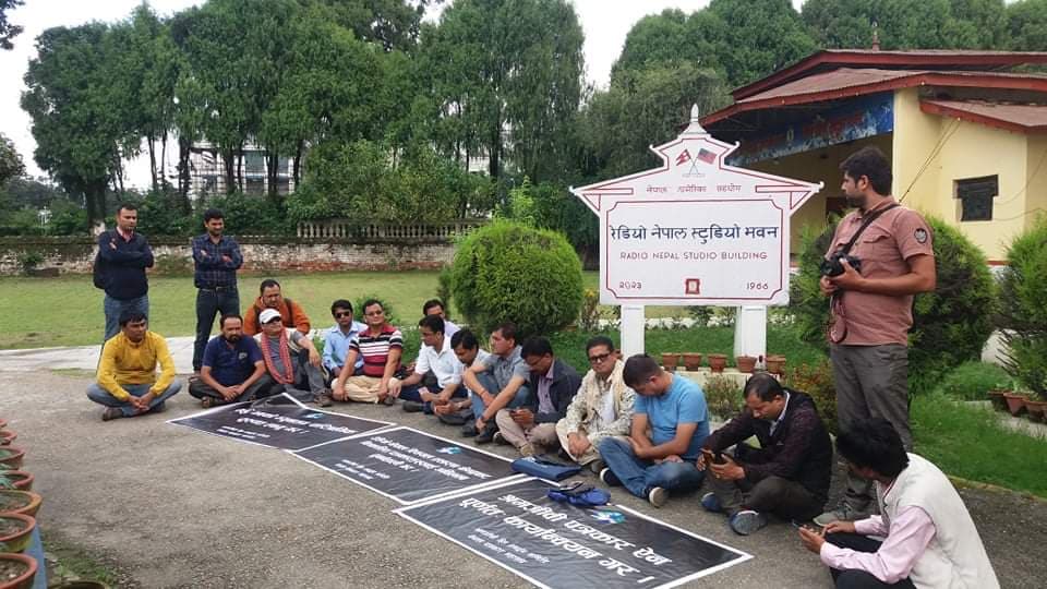Sacked journalists intensify protest demanding restoration of job